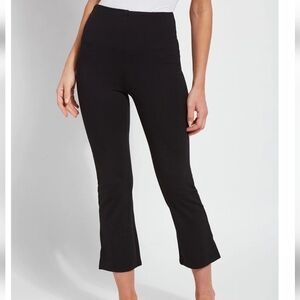 Lyssi Cropped Kick Flair